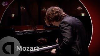 Mozart: Piano Concerto no. 22 - K.482 - Hannes Minnaar - Live Classical Music