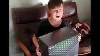 Kid thinks he got a X-Box Series X (Prank)