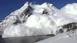 World's Biggest #Avalanche - 2 contrasting views