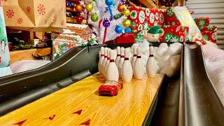 HOT WHEELS "BOWLING FOR GIFTS" 8