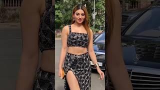trending#video#shorts#newepisode#lucknow_weather#comedy#viralvideo#youtubeshorts#bikini#celebuzz