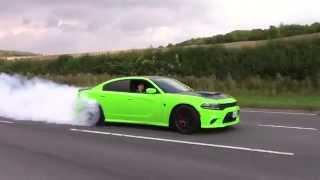 Dodge Charger Hellcat - INSANE BURNOUT & Accelerations