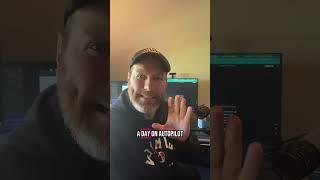 $300k a year is just $821 a day #youtube #millionare #earnmoneyonline