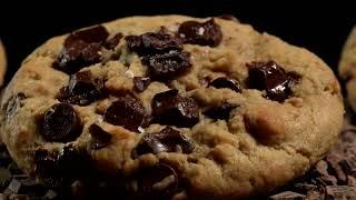 Semi-Sweet Chocolate Chunk | Crumbl Cookies