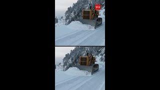 J&K: Fresh spell of snow blankets Kupwara district; snow clearance ops begin