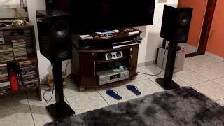 Kef R3 playing Toto