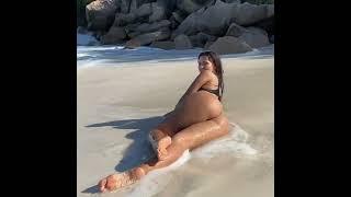 Попка на пляже (_!_) Nice ass on the beach