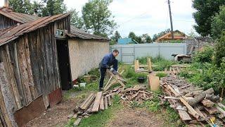 Пилю дрова хлам, сосед стреляет сигареты / Свой дом в деревне