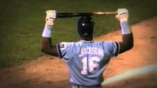 Bo Jackson Breaks Bat