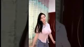 Tiktok goyang dada(7)