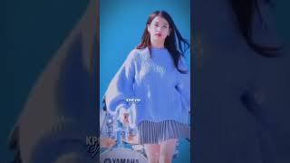 IU iconic walk ️ #dlwlrma #iu #kpop #vengeance #bibi #kpopvidz