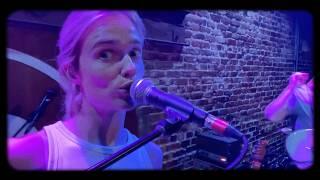 Florrie - Looking For Love (Official Video)