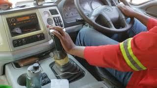 12-speed Foton Auman changing down and Shifting gears