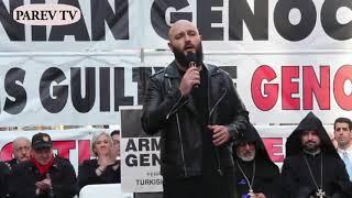 Elie Berberyan sings Horovel in Time’s Square NY.