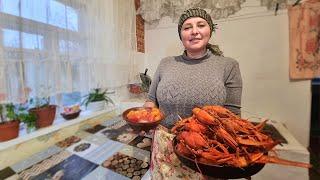 How a Woman Lives in a remote village in Ukraine! We catch and cook Crayfish