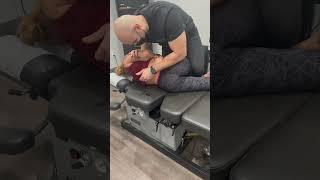 Low back adjustment! #chiropractor #adjustment #asmr #viral #osteopatia #quiropraxia #satusfying #4u
