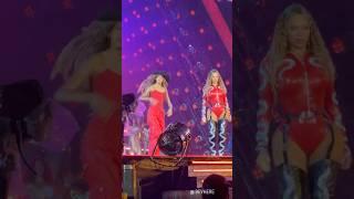 Blue Ivy and Beyonce in the rain performing for 80 thousand people at Metlife Stadium.#beyonce