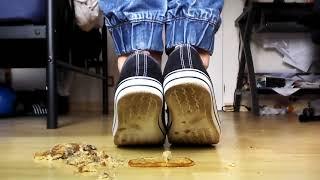 Converse crush bread and chocolate