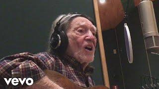 Willie Nelson - It's Hard to Be Humble (Official Video)