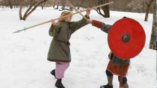 Поединок - топор против копья / Battle - spear VS axe