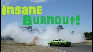 Dodge Challenger INSANE burnout