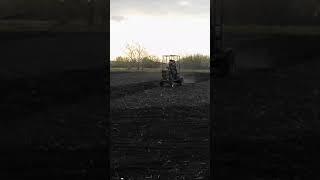 Мини-трактор. Весеннее боронование огородов.