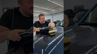 Наш самый харизматичный полировщик Влад. Ждет ваши автомобили, чтобы их сделать новыми.