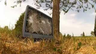 Elite Force 4CRL AIRSOFT AEG VS LCD MONITOR = DESTROYED