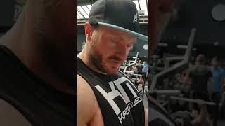 Maximising tricep contractions with IFBB PRO James Hollingshead