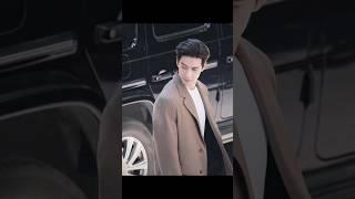 a young couple who were caught while kissing#chenxingxu and Luyuxiao filming Drama #轧戏Gaxi