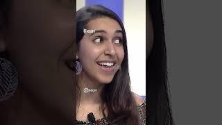 "Ça kënge i ke mësuar o burrë", Sara Paymán këndon shqip në studion e Opinion