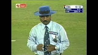 Pakistani Umpire Takes Independence from the British Empire. Amazing Decision