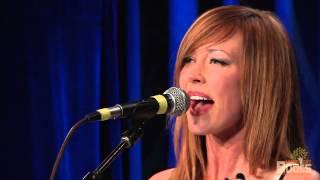 Amanda Shires with Jason Isbell "Look Like A Bird"