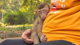 Unbelievable Progress: Watch Abandoned Samuel's Hand Heal and Drift Off to Sleep with Kunthear Mom