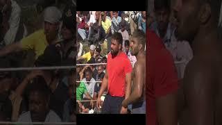 Amna Bahrowal vs Robin Kohali Hathjodi, shaking hands for a fight