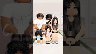 Family dance! Got everyone to join!  #berryave #berryavenue #bloxburg #roblox #robloxrp