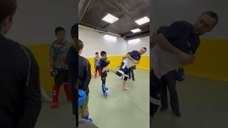 Работа на комбинацию рук и ног в клубе единоборств Таибов#mma #бокс #ufc #sports #shorts #