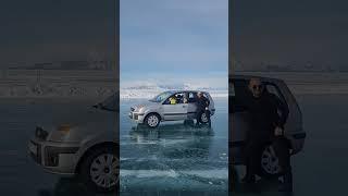 по льду Байкала Baikal ice skating