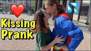 Kissing Prank: ПОЦЕЛУЙ С НЕЗНАКОМКОЙ | РАЗВОД НА ПОЦЕЛУЙ 3 СЕЗОН!!!