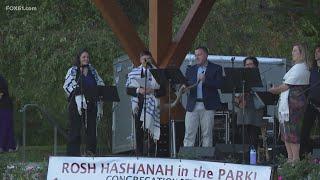 Jewish community holds Rosh Hashanah celebration in Elizabeth Park in West Hartford