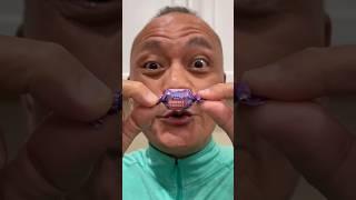 ASMR AMERICA'S ORIGINAL DUBBLE BUBBLE GUM GRAPE FLAVOR AND EATING SOUNDS #shorts