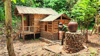 Build a house, spend the night, and go bushwalking in the forest