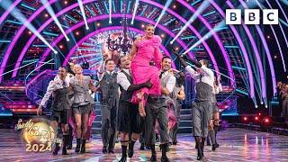 Amy Dowden returns to Strictly with this AMAZING performance  - BBC