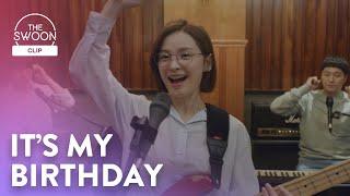 Jeon Mi-do is the band’s main vocalist for her birthday | Hospital Playlist Season 2 Ep 9 [ENG SUB]