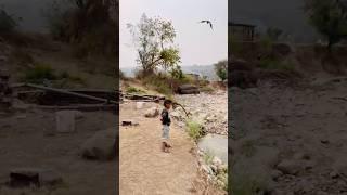 Ndi me santi se khda tha rishav or fir achank se huaa kuch asa ki 