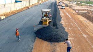 Perfect, the dozer is pushing the crushed rock well, without falling, and has a long distance.