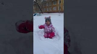 А у вас есть снег??? #снег #холод #зима #жиза #бмор #shortsvideo