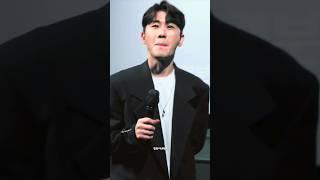 왕자에 적응 완료!!🫅왕자라고 맘껏 불러드릴게요  #영탁 #무대인사_대혜자_영탁 #youngtak  #왕자가왕자인데요_적응완료_영탁 (질문하라고 해서 손부터 들었습니다 오해마세용)
