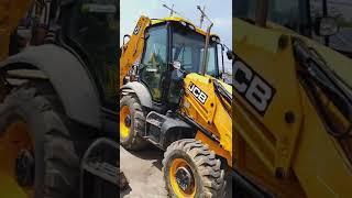 New JCB3CX backhoe loader