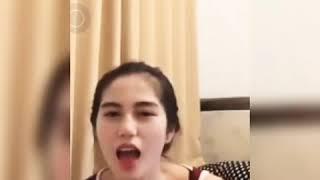 Cewek sexy cantik nampak toge - goyang ebot || mendesah parah